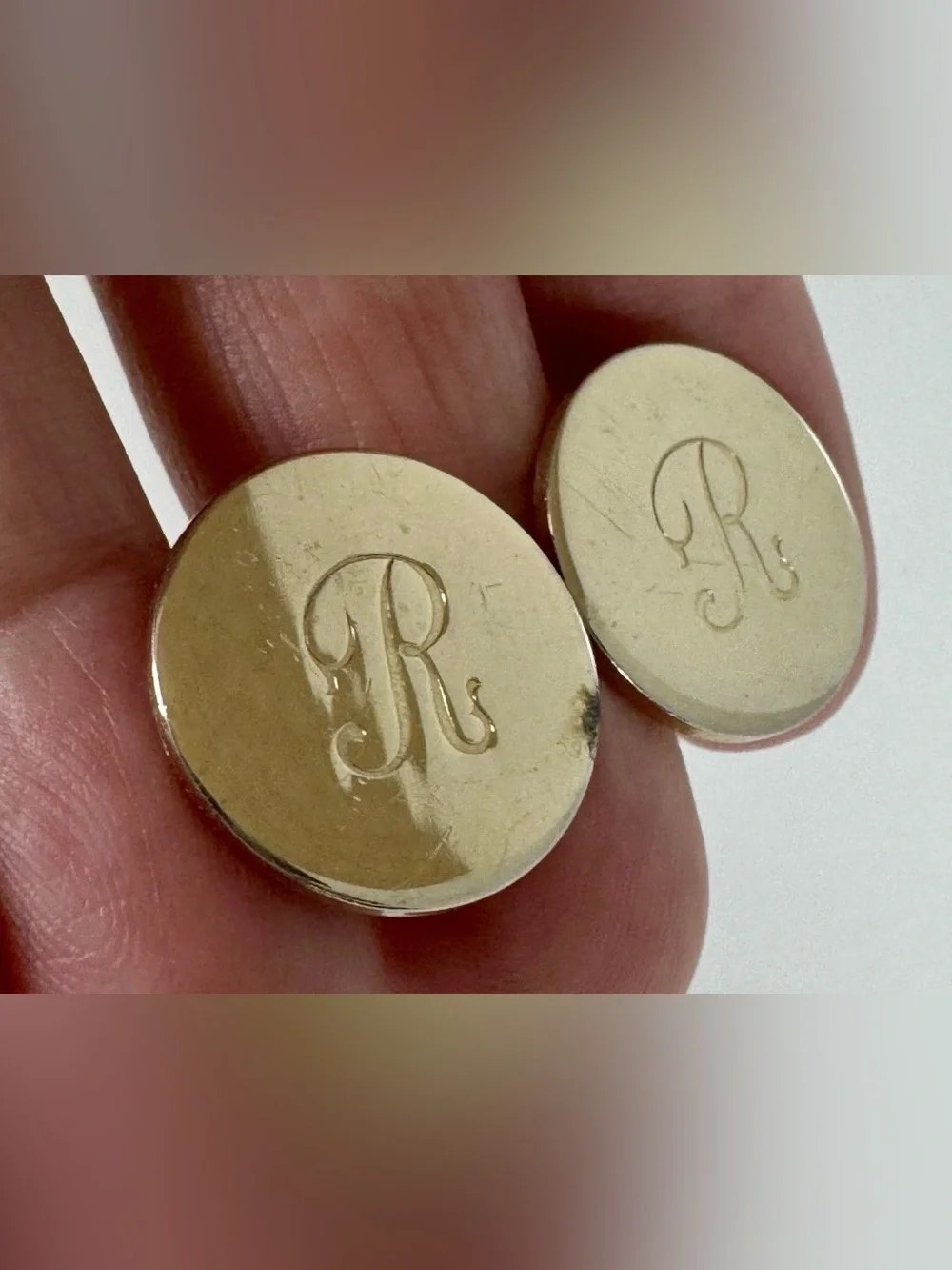 Gold Tone Engraved 'R' Round Men's Cufflinks Bullet Back Custom #1542